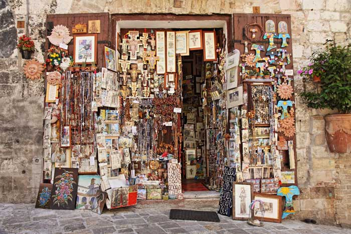 Gift Shop in Assisi, Birthplace of St. Francis Gift Shop in Assisi, Birthplace of St. Francis