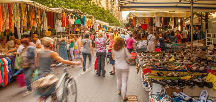 Market in Oggiaro, Northwest Milan, Lombardia