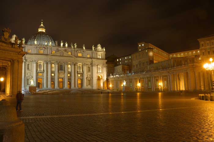 St Peters Basilica, St Peter's Square at Night, Vatican City St Peters Basilica, St Peter's Square at Night, Vatican City